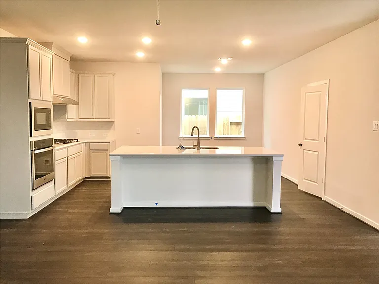 7823 Skylark Heights Ln — Photo 5