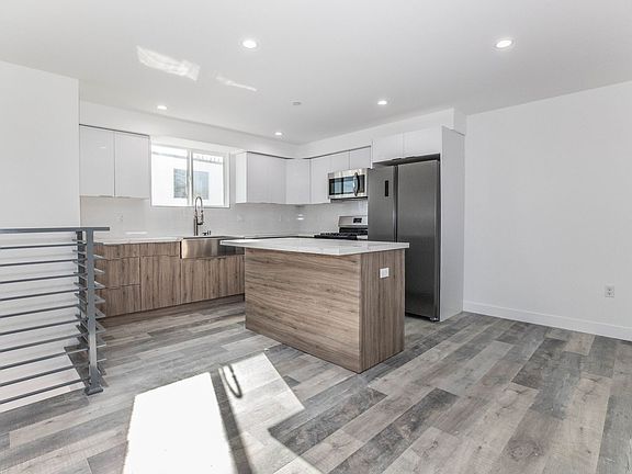 3rd image of 543 N Virgil Ave #541-1/2