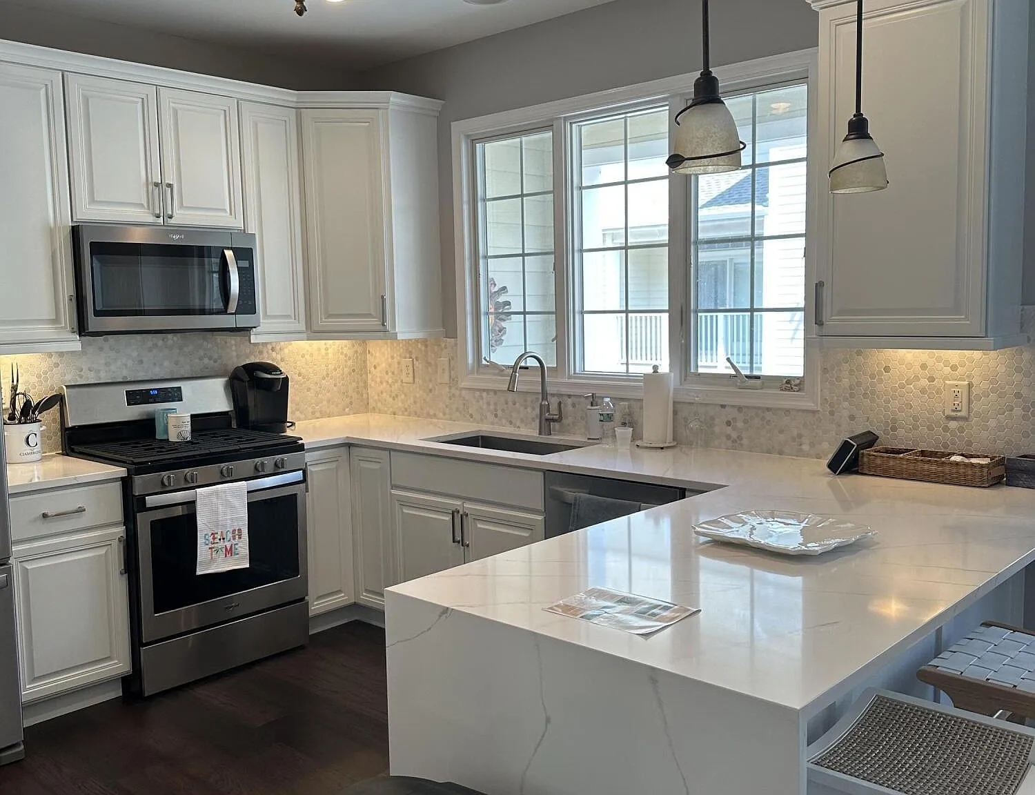 4 bed, 3.5 bath, 2220 sqft, $3,650 — Photo 4