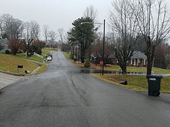 4th image of 108 Oaklawn Ave