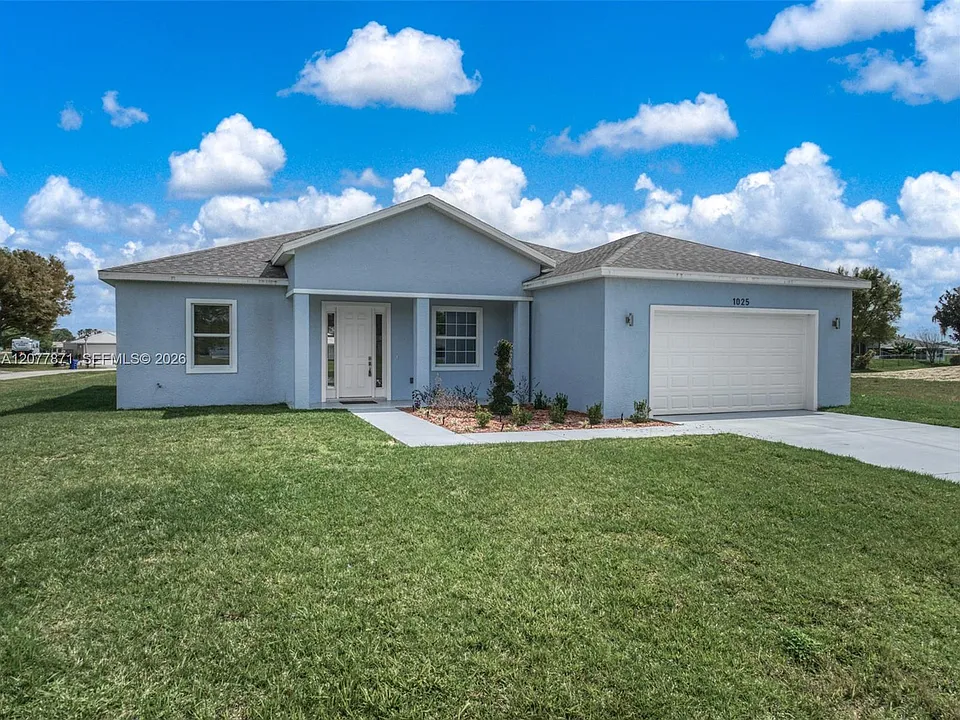 1025 Greenway Ter