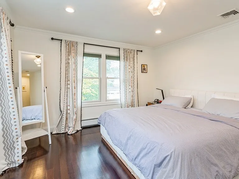 20 Holland Ave — Photo 19
