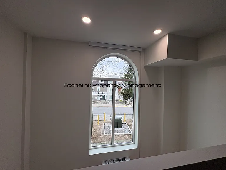265 Manton Ave — Photo 43