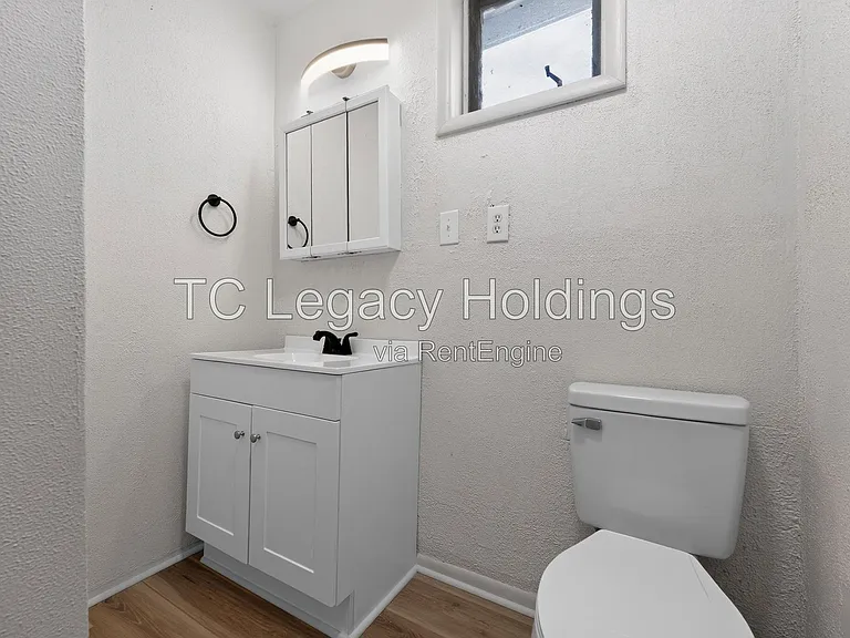 890 Traction St — Photo 30