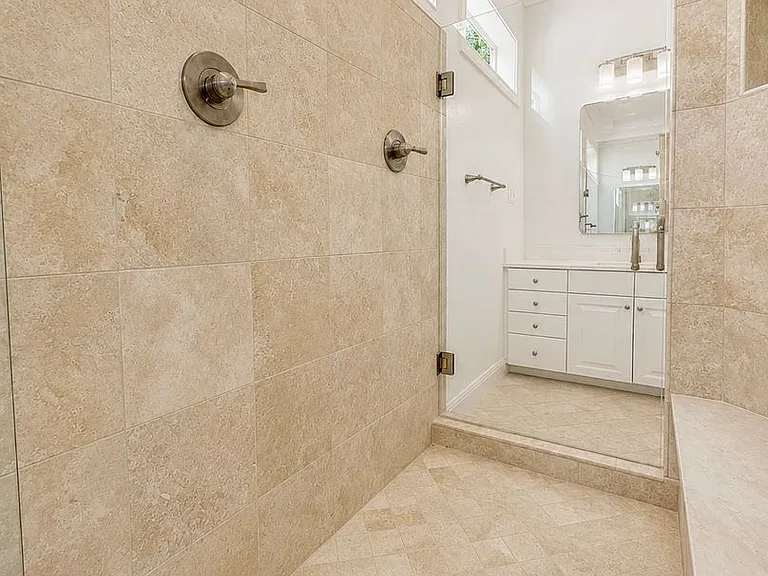 804 E Dean Keeton St — Photo 17