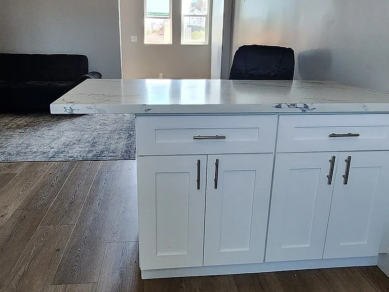 2401 S Redondo Blvd #B — Photo 8