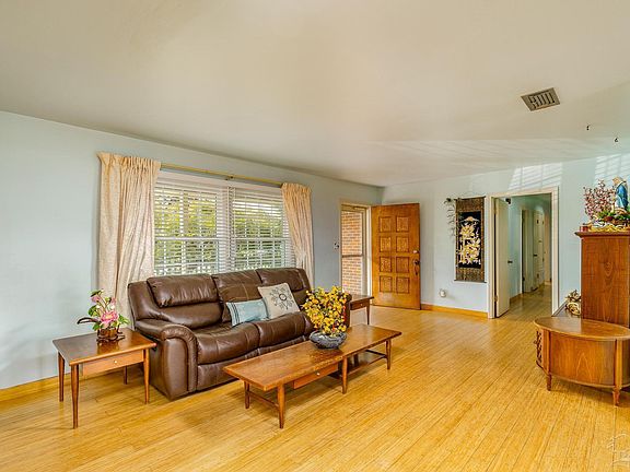 4th image of 3340 Tide Dr