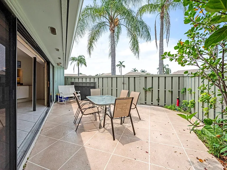 1127 E Seminole Ave #12C — Photo 42
