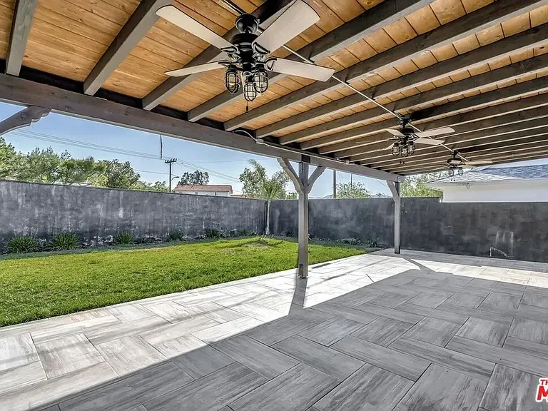28040 Ermine Pl — Photo 39