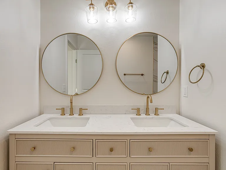 1723 W Park Pl — Photo 35