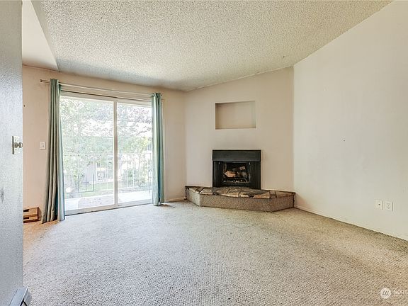 5th image of 1856 Central Place S #D40