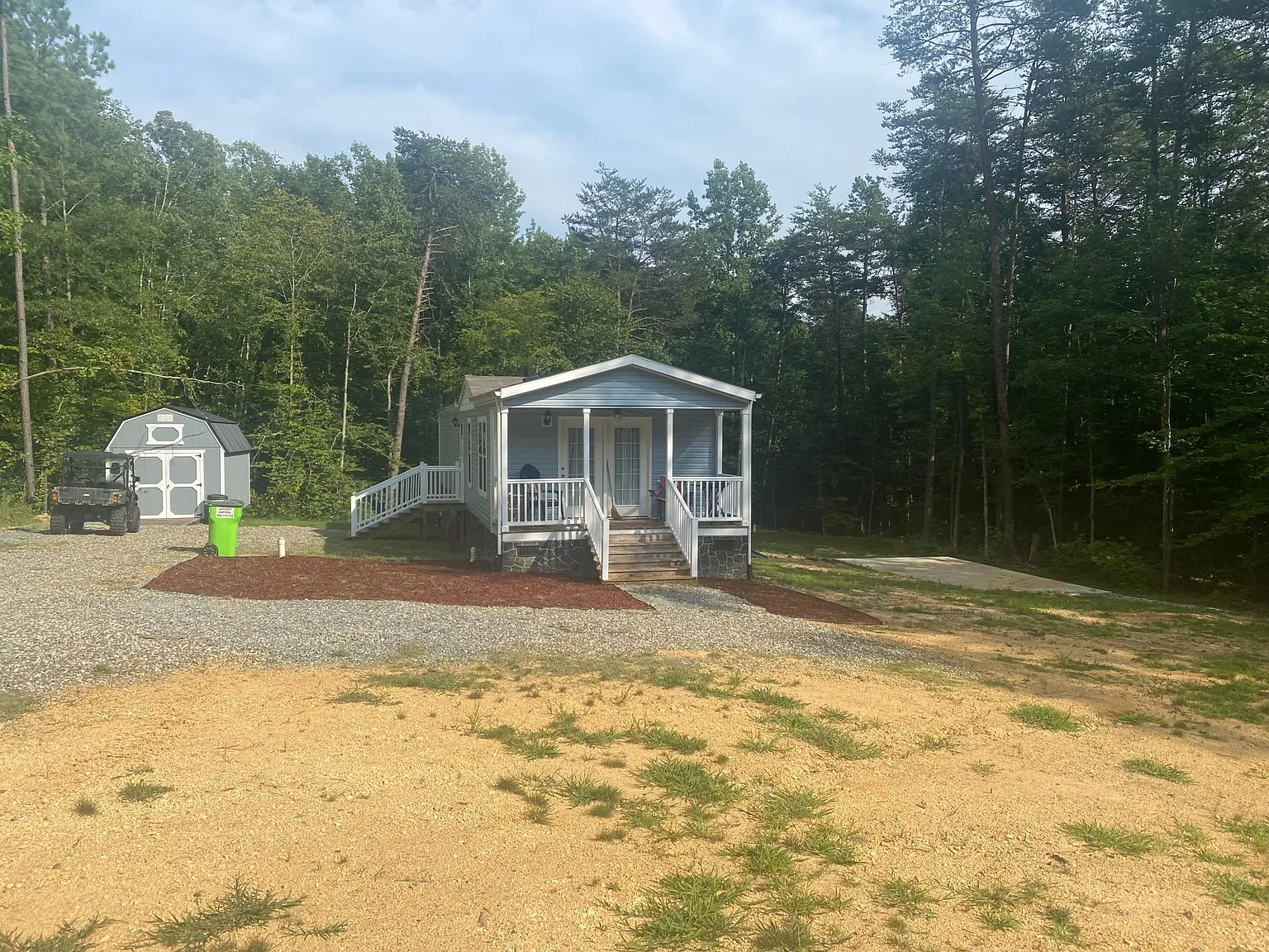 340 Lakeside Dr — Photo 1