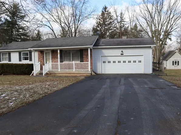 51 Munger St, Bergen, NY 14416