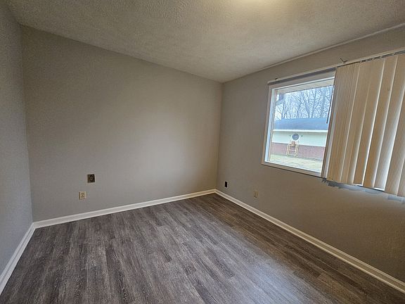 5th image of 1405 Valleywood Dr #B