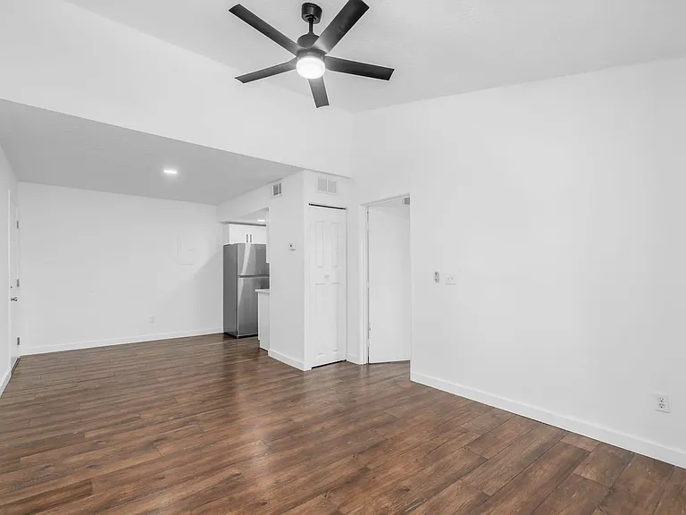 45 Governor Pl — Photo 14