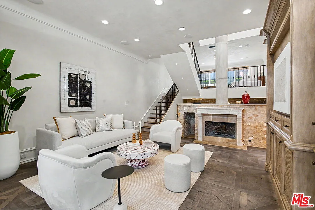 2 bed, 2.5 bath, 2020 sqft, $6,995 — Photo 4