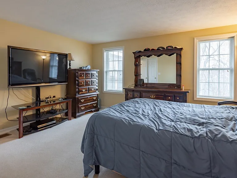 4 Myopia Ln — Photo 18