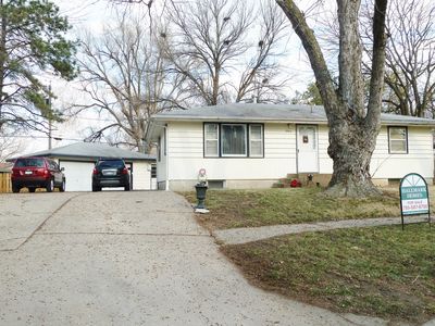 2504 Church Cir, Manhattan, KS, 66502