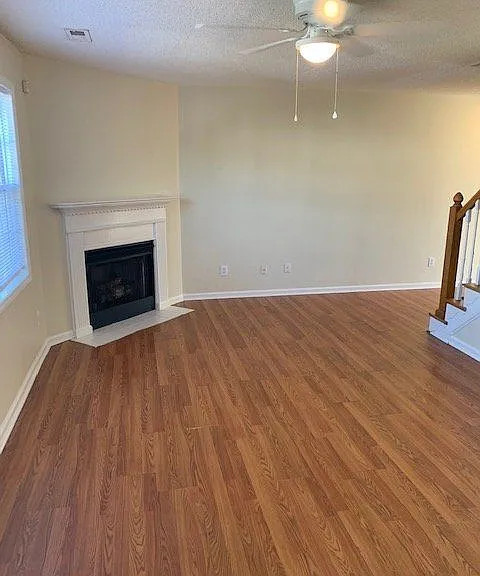 3935 Sterling Pointe Dr — Photo 2