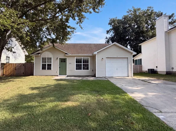 218 Persimmon Cir, Goose Creek, SC 29445
