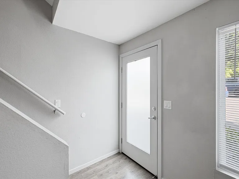 5023-5033 SW Pasadena St #5027 — Photo 2