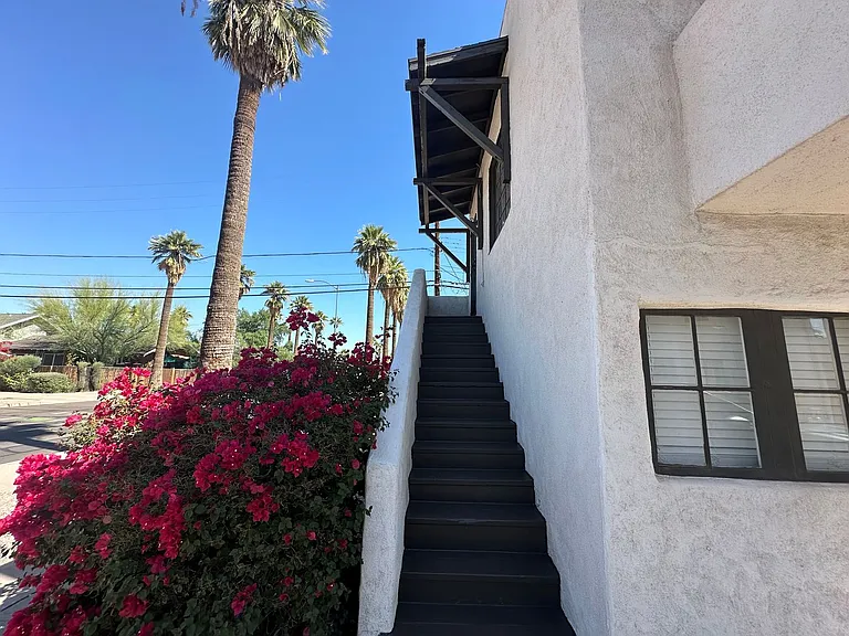 342 W Culver St — Photo 14