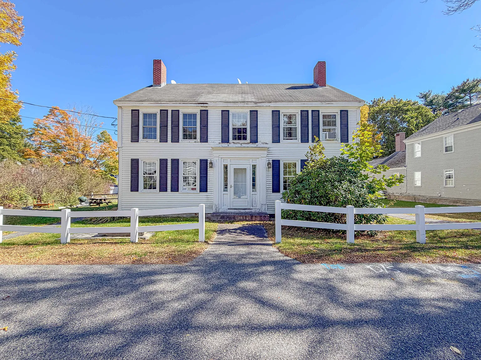 30 W Elm St — Photo 2
