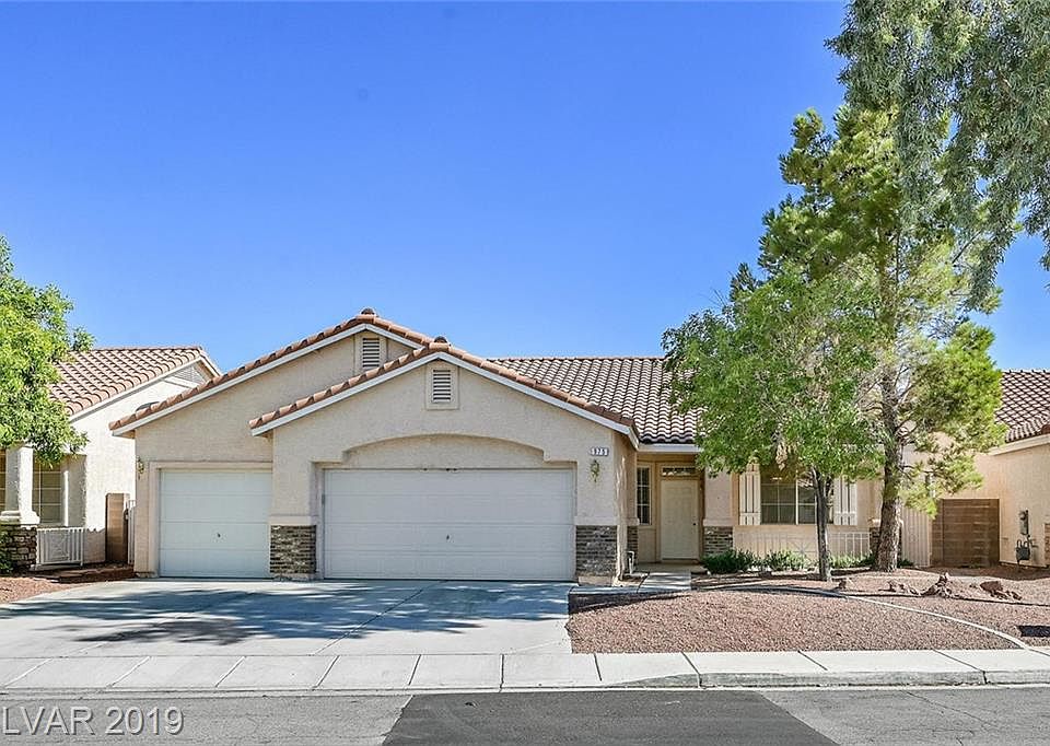 1st image of 975 Garden Breeze Way