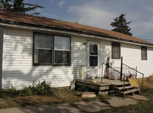 17028 W Barclay Rd, Milledgeville, IL 61051