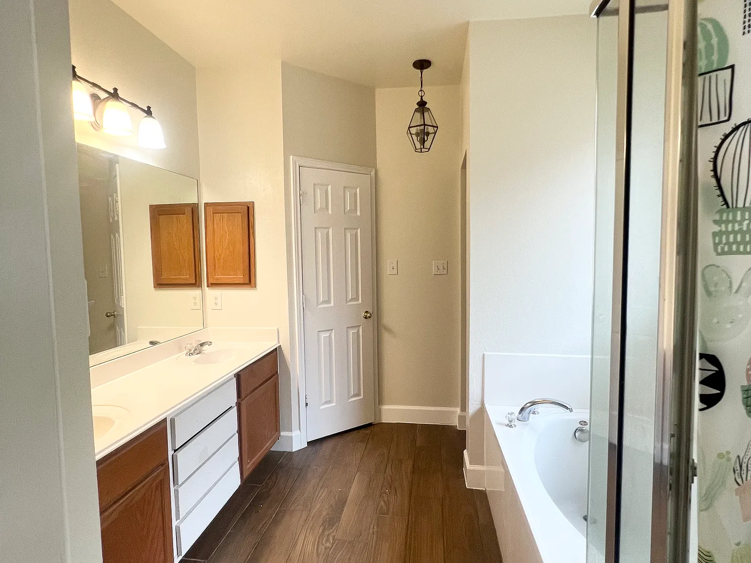 4 bed, 2019 sqft, $1,900 — Photo 4