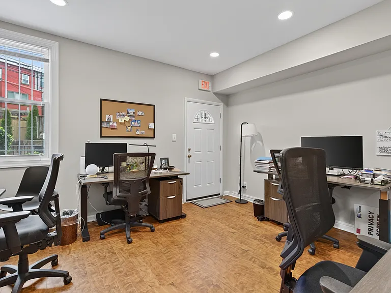 311 Massachusetts Ave NE — Photo 20