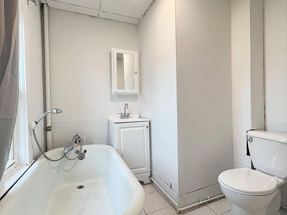 5th image of 205 Bussey St #101