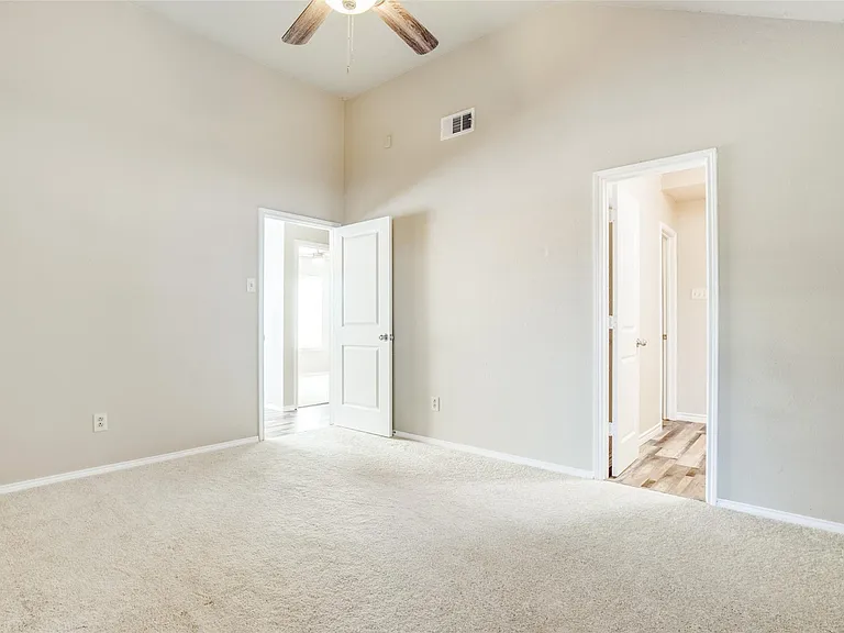 1736 Wheat Field Dr — Photo 15