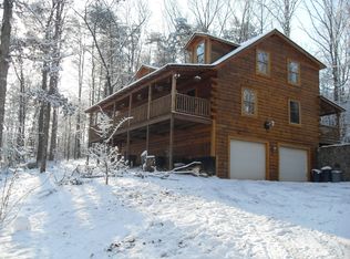 11 Deer Lodge Rd, Rydal, GA 30171