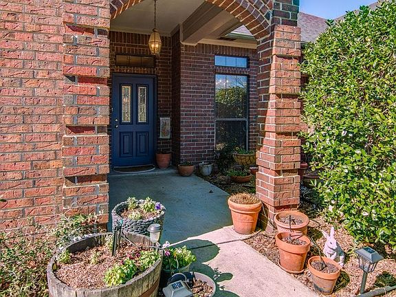 4th image of 3707 W Castleridge Dr