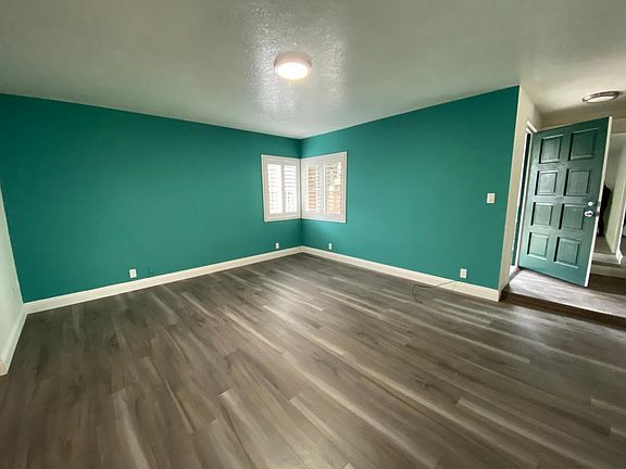 3rd image of 354 E College St