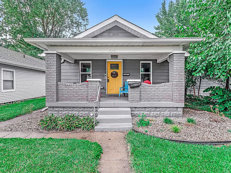 1218 E Southern Ave — Photo 1