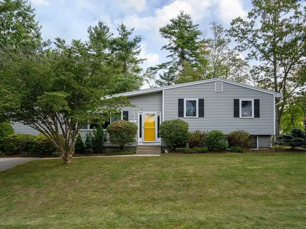9 Bradford Street, Derry, NH 03038