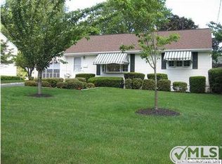 2 Volt Pl, Middletown, NJ 07748