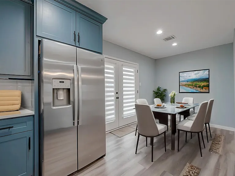 6322 Victoria St — Photo 13