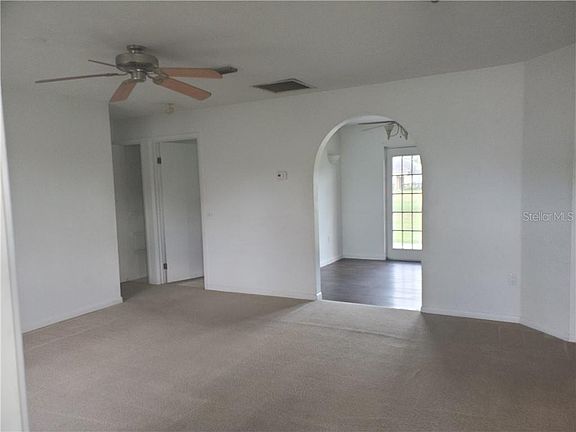 2nd image of 6 Dogwood Trail Ln