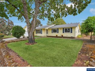 325 Hazel St W, Silverton, OR 97381