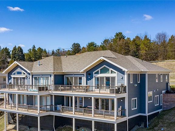 4th image of 20 Terrace Dr