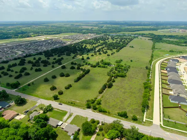 501 Ovilla Rd, Waxahachie, TX 75167