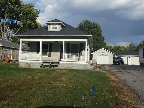 206 S Chestnut St, Litchfield, IL 62056