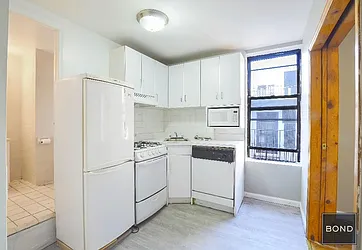 Rented by Bond New York