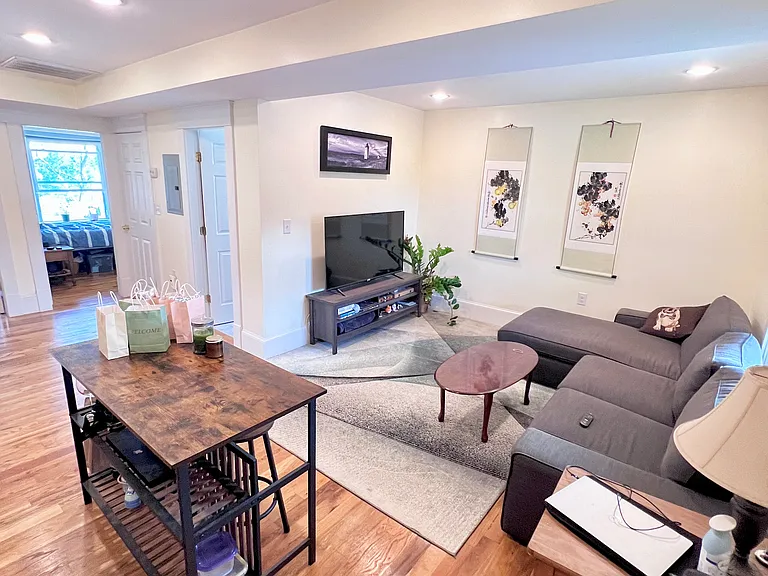 68-70 Moseley St #3 — Photo 3