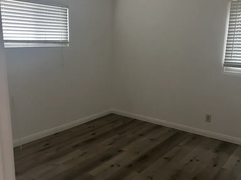 4715 Milne Dr — Photo 11