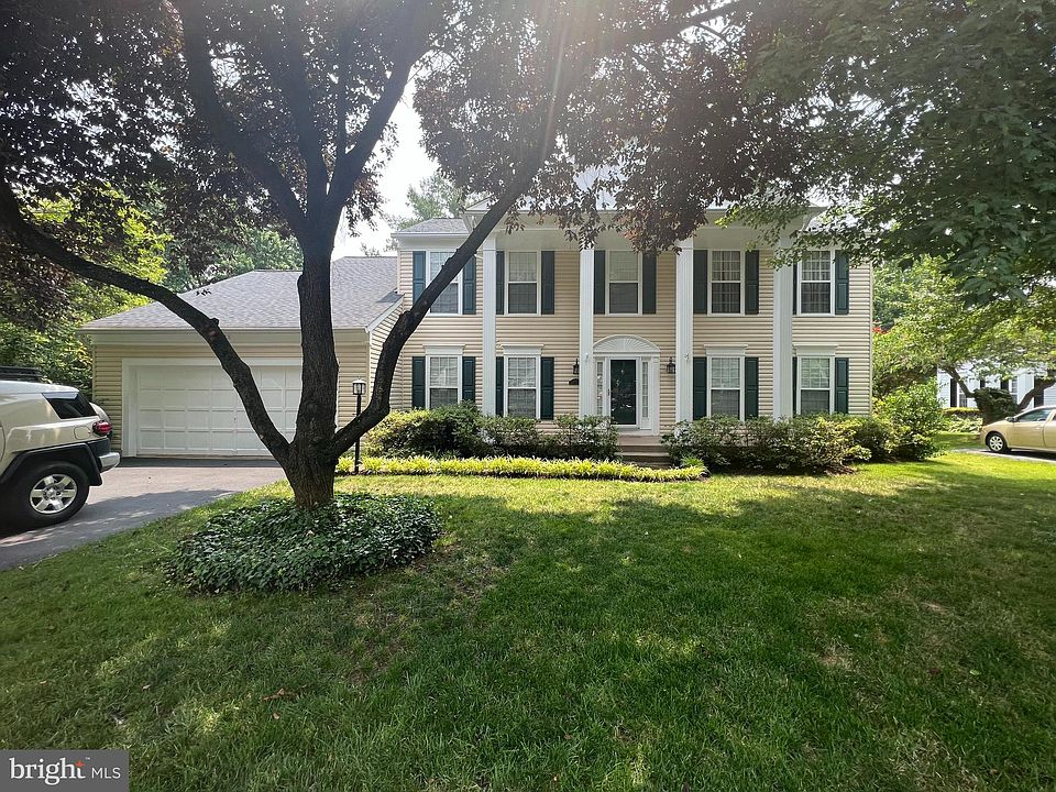 1st image of 2817 King Elm Ct