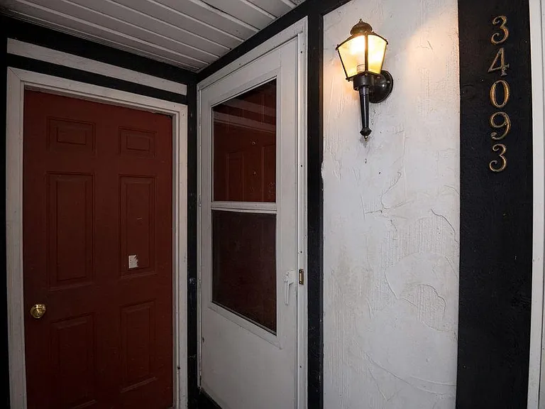 34093 Vauxhill Dr — Photo 28